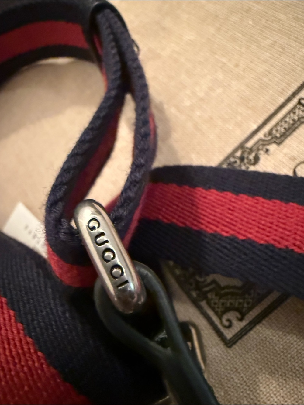 🔥Gucci Beige GG Supreme Crossbody with Navy and Red Web Strap with COA🔥 - Picture 17 of 17